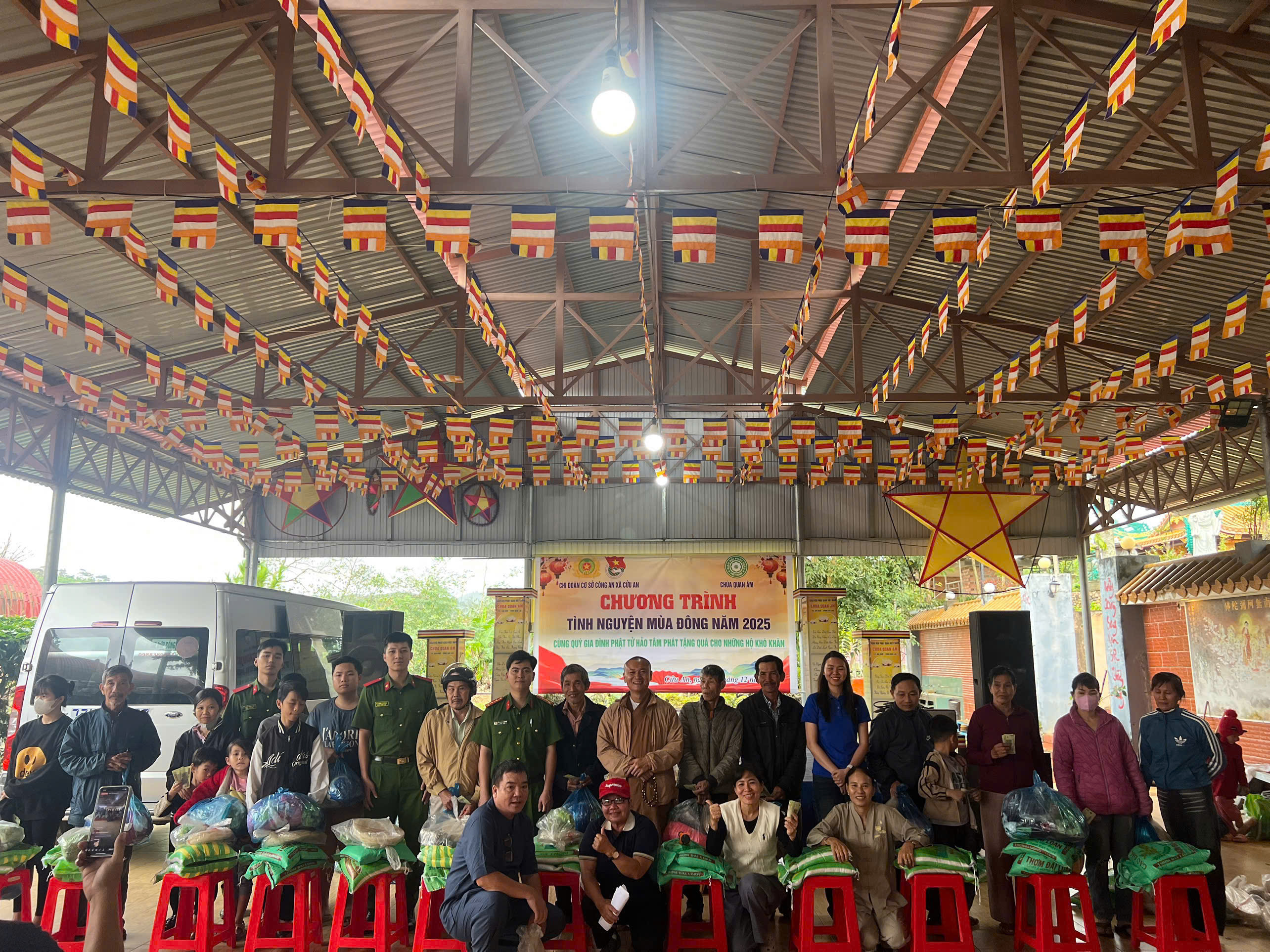 Cửu An: Chương trình “sưởi ấm mùa đông” lan toả yêu thương đến bà con khó khăn.